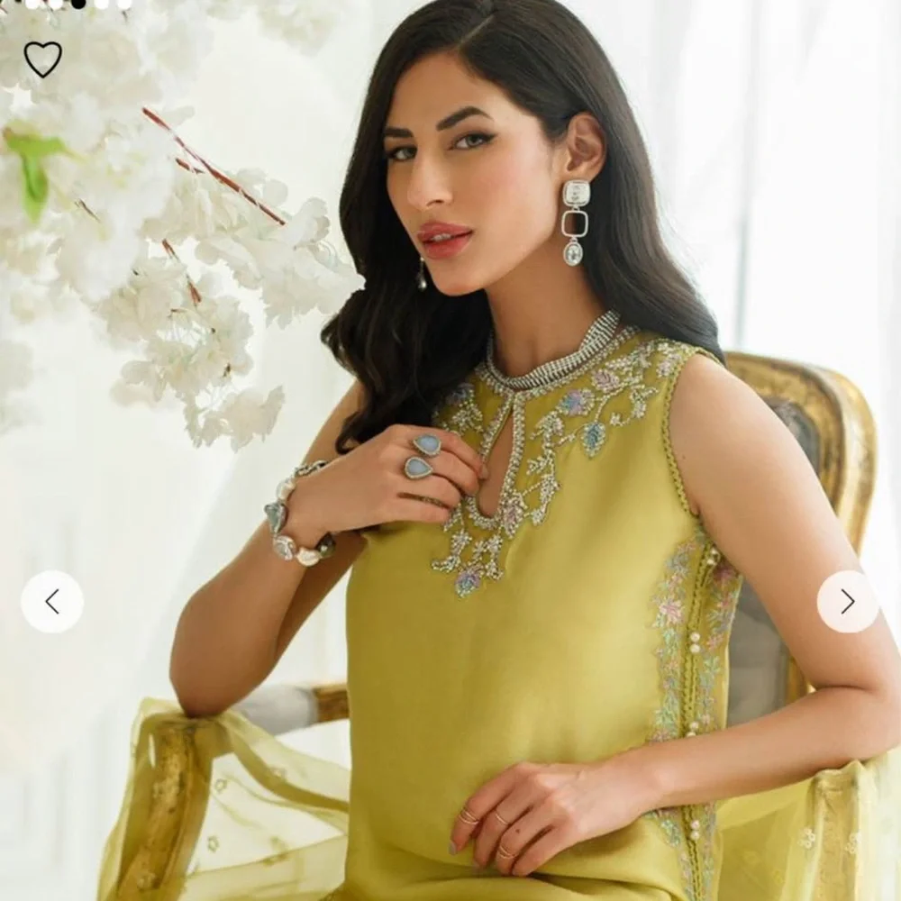 Farah Talib Aziz ( small , shirt , dupatta and pants ) - Picture 2 of 7